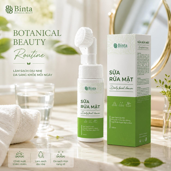 Hình ảnh sản phẩm Sữa rửa mặt Binta Botanical Beauty với thiết kế chai tạo bọt hiện đại, tích hợp đầu cọ silicone mềm giúp massage và hỗ trợ làm sạch da mặt dịu nhẹ. Sản phẩm nổi bật với công thức làm sạch từ thành phần thiên nhiên, hỗ trợ loại bỏ bụi bẩn, dầu thừa, cặn mỹ phẩm và kem chống nắng, mang lại làn da sạch thoáng, mềm mịn và tươi sáng hơn mỗi ngày.